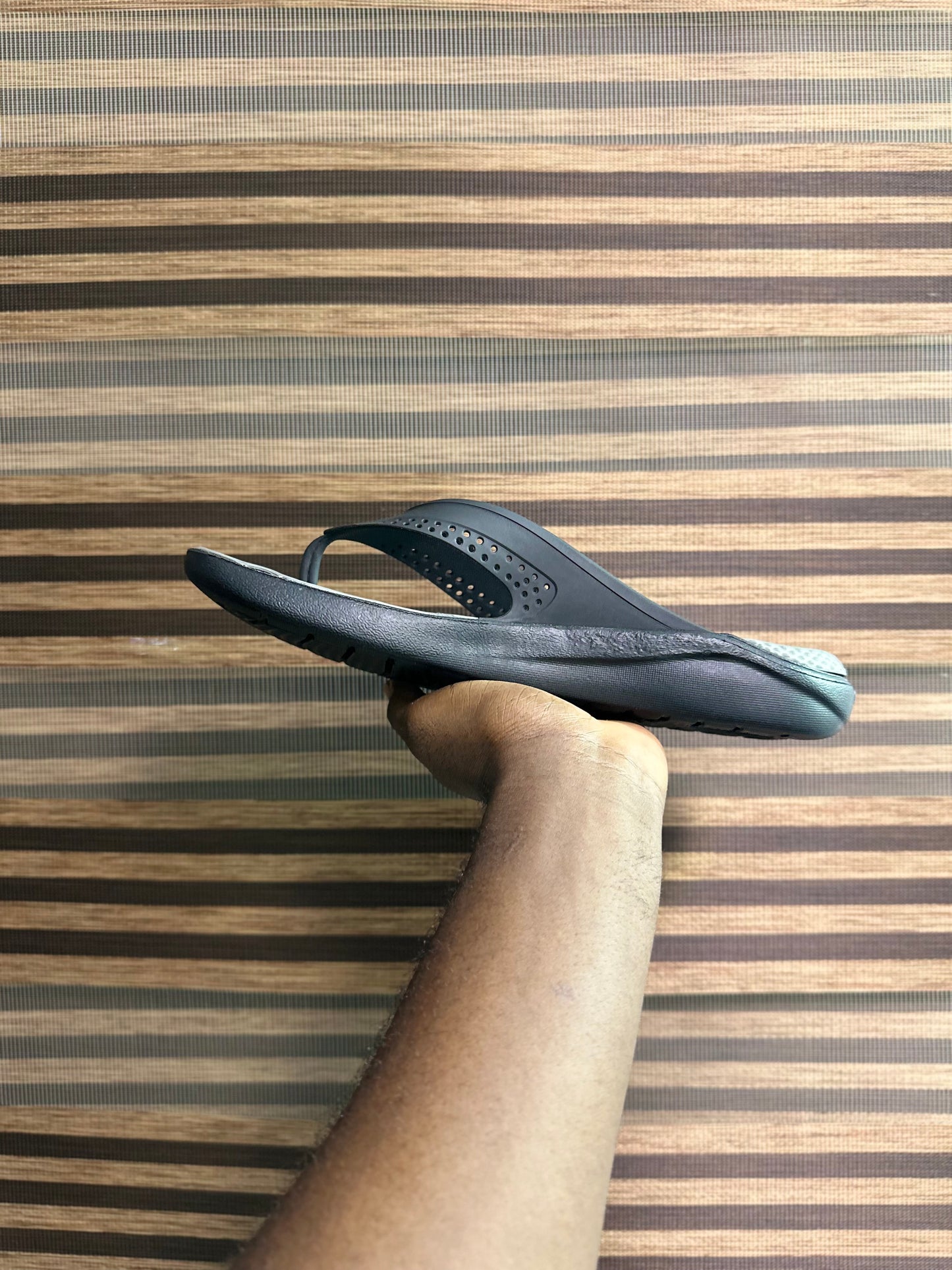 Crocs flip