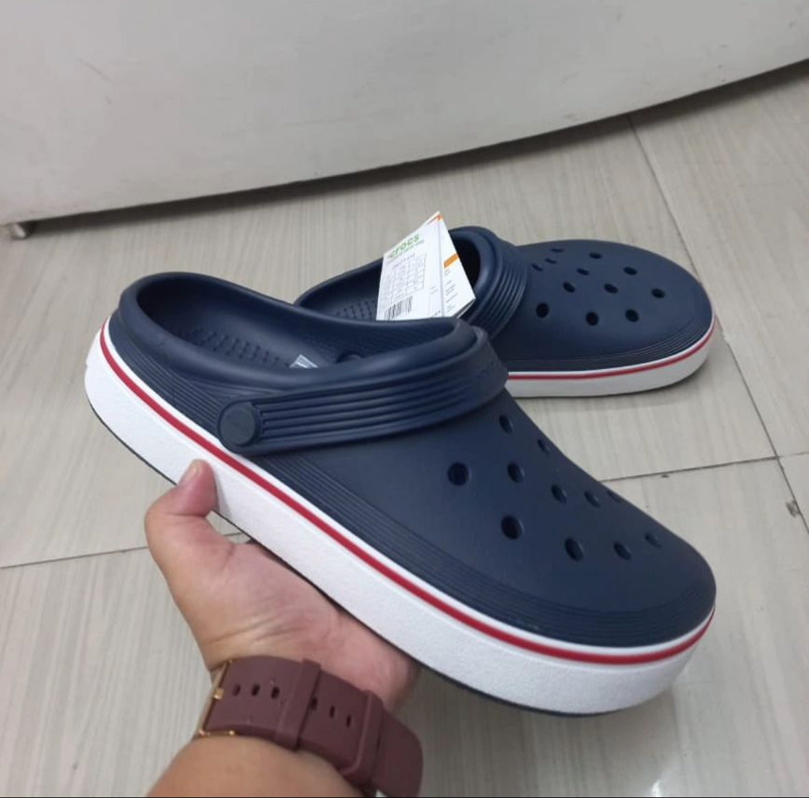 Crocs premium