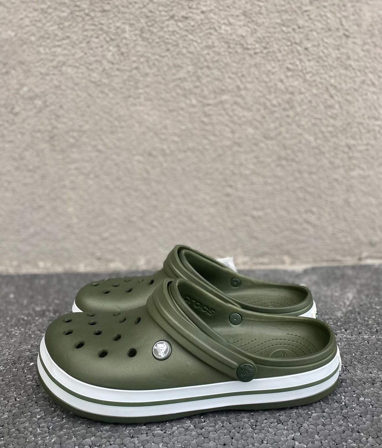 Crocs band
