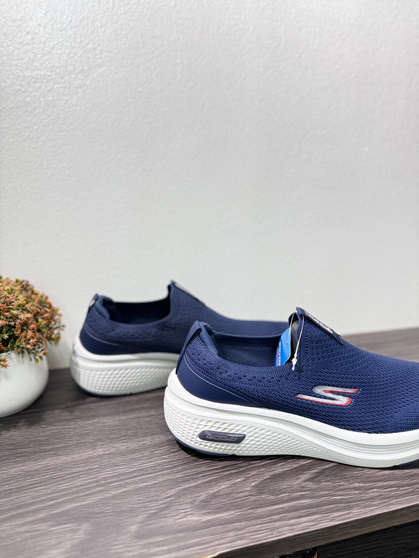 Skechers go run