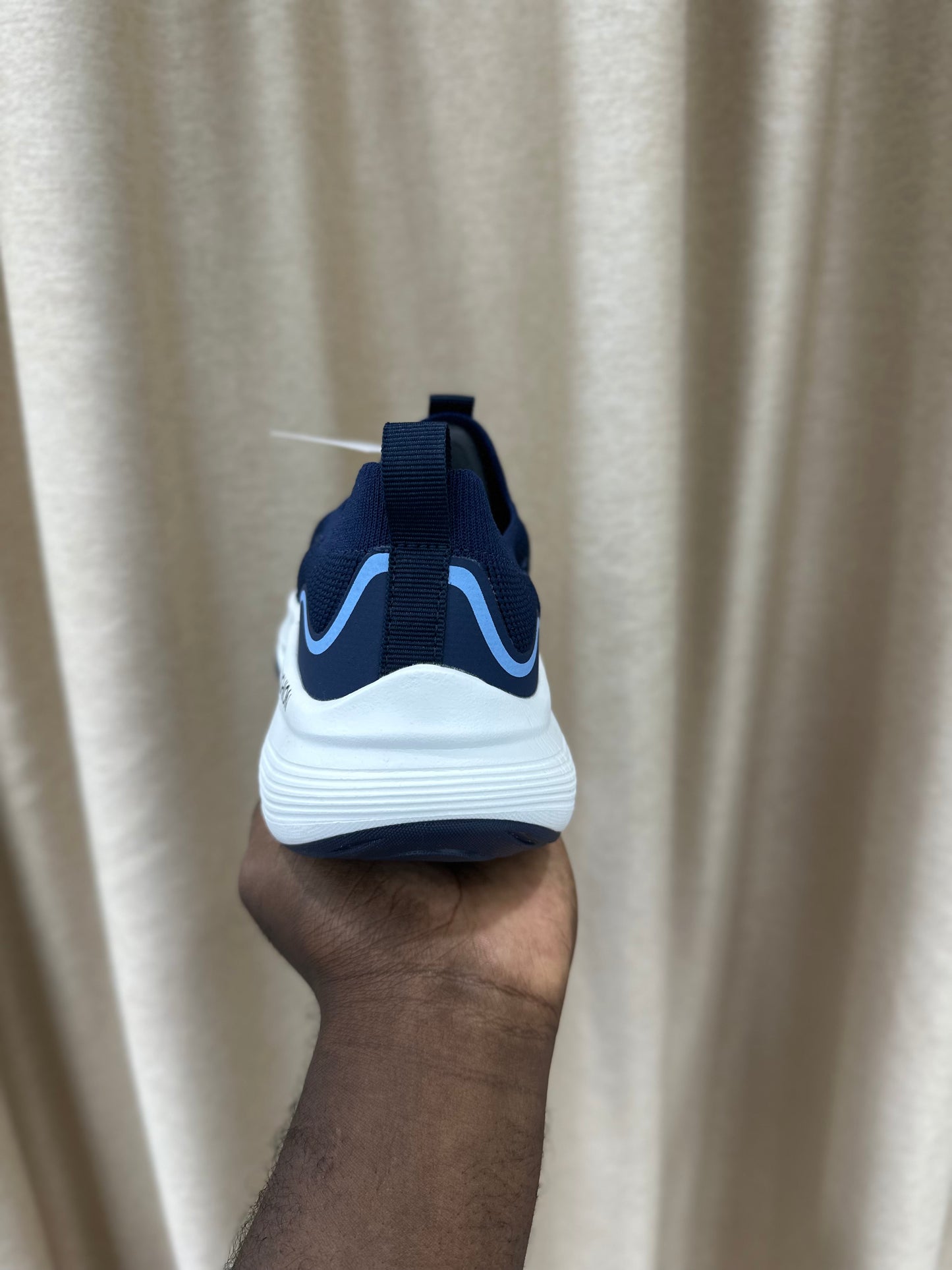Skechers Max cushion