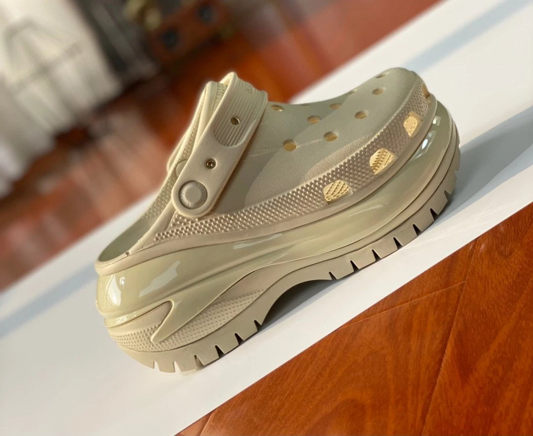 Crocs mega crush