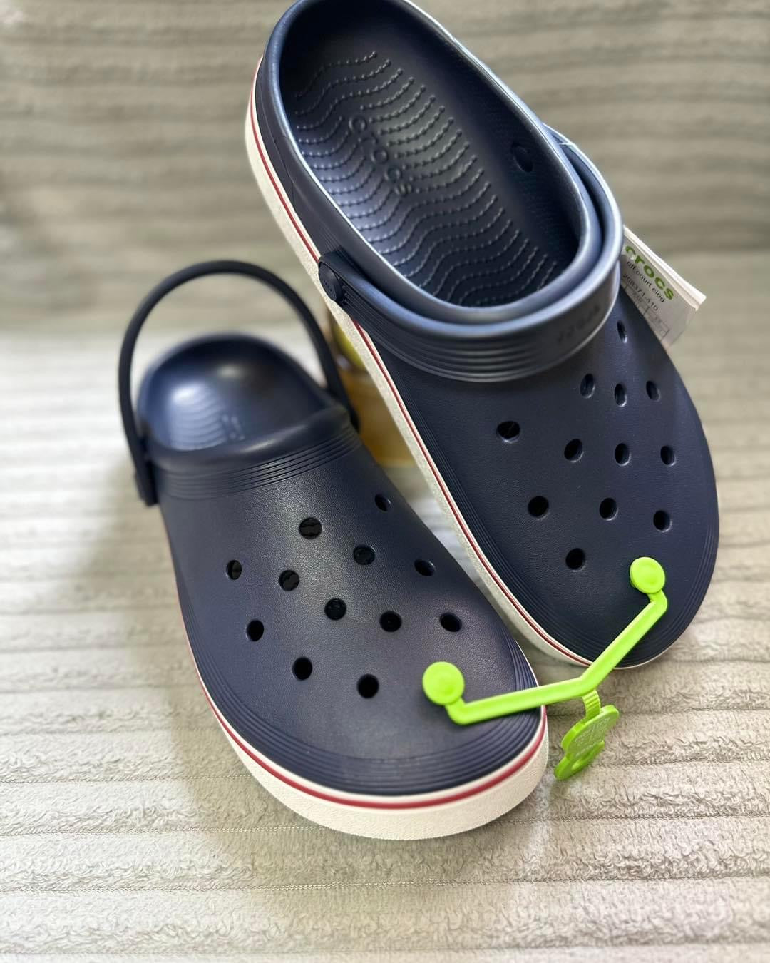 Crocs premium