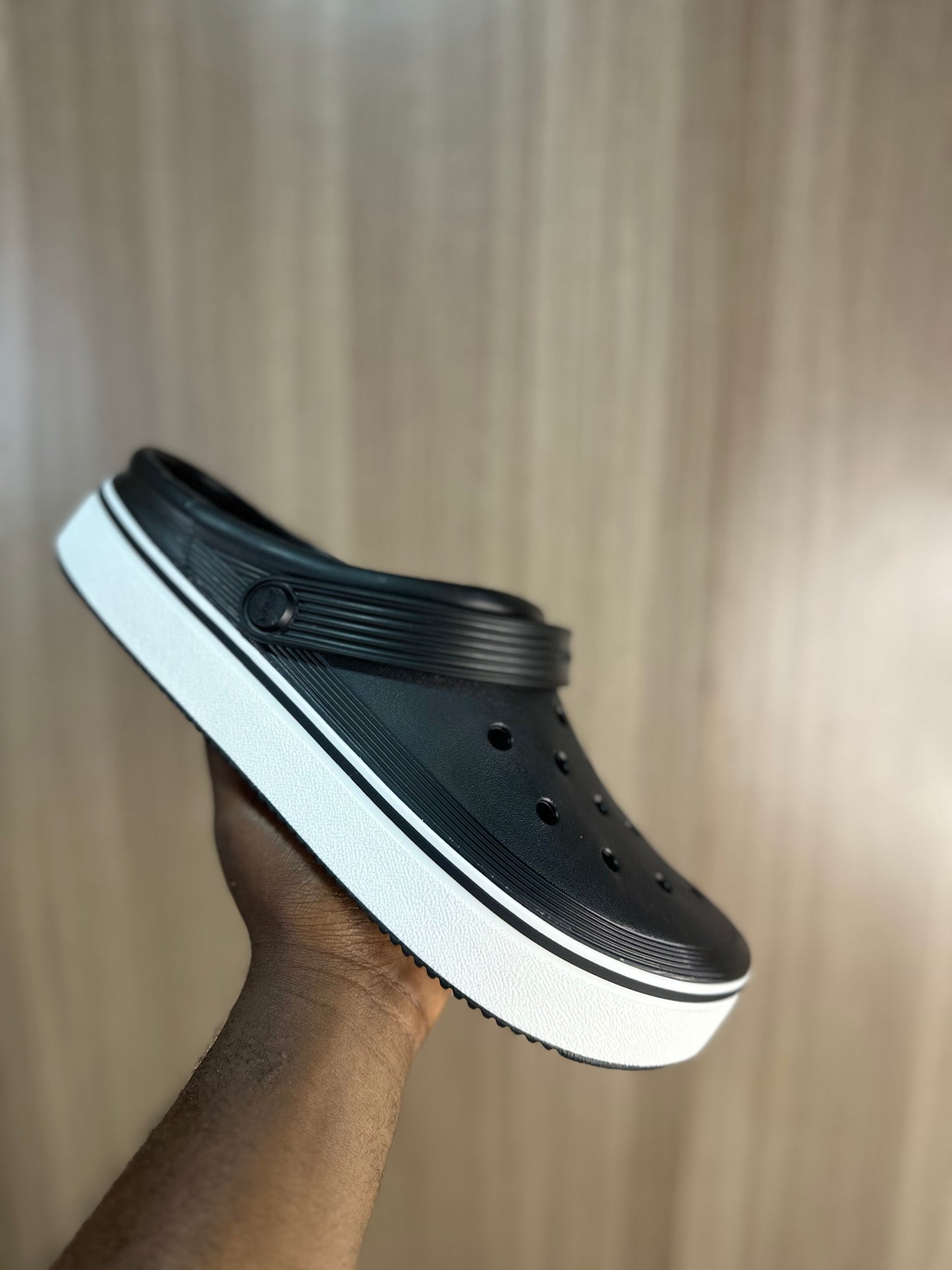 Crocs premium