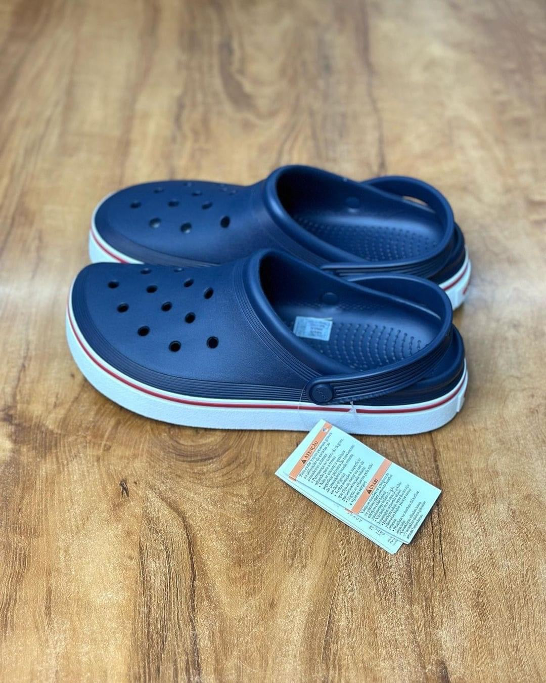 Crocs premium