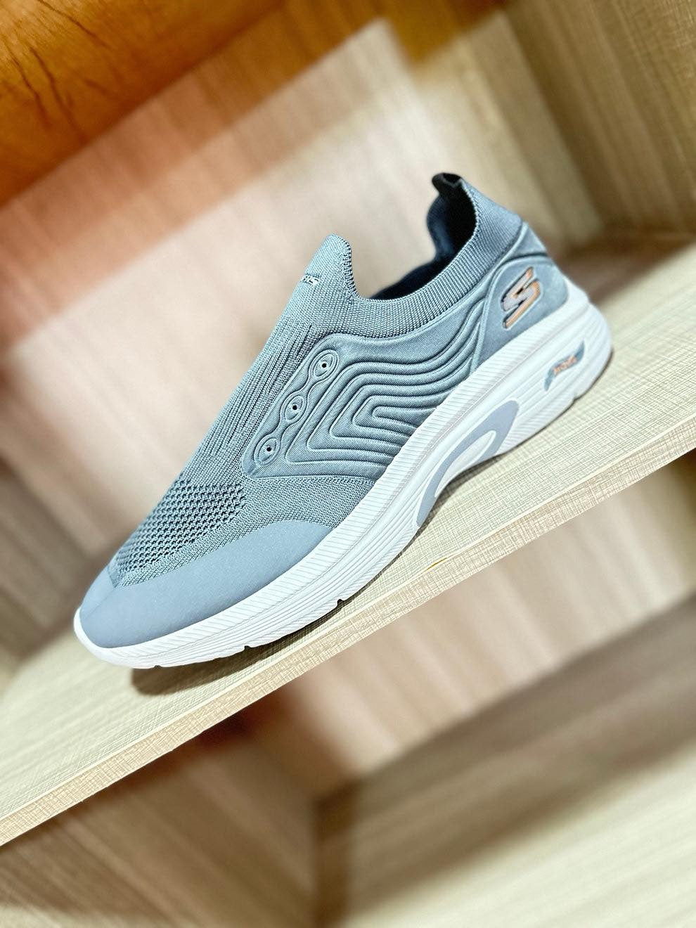 Skechers sneak