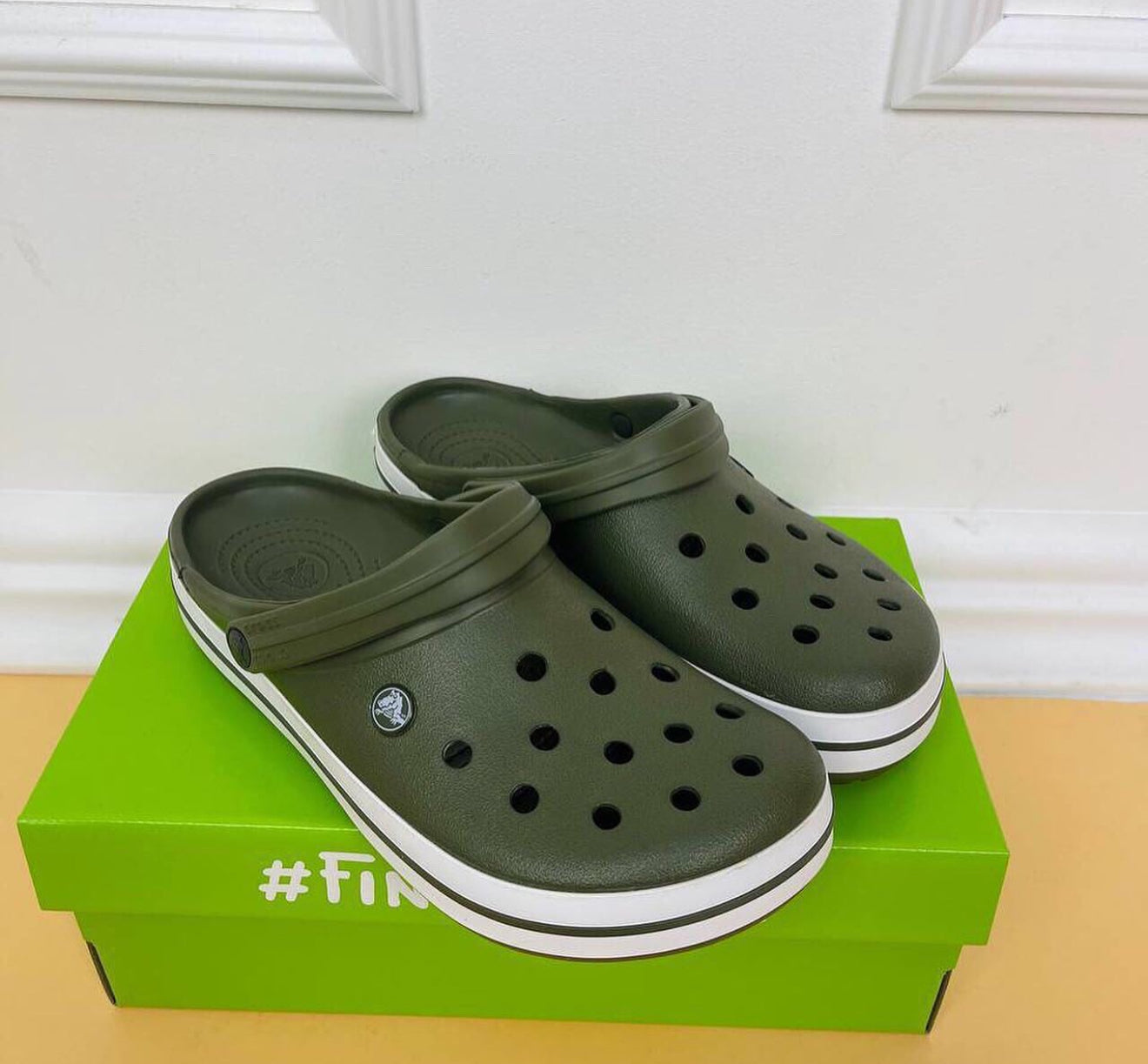 Crocs band