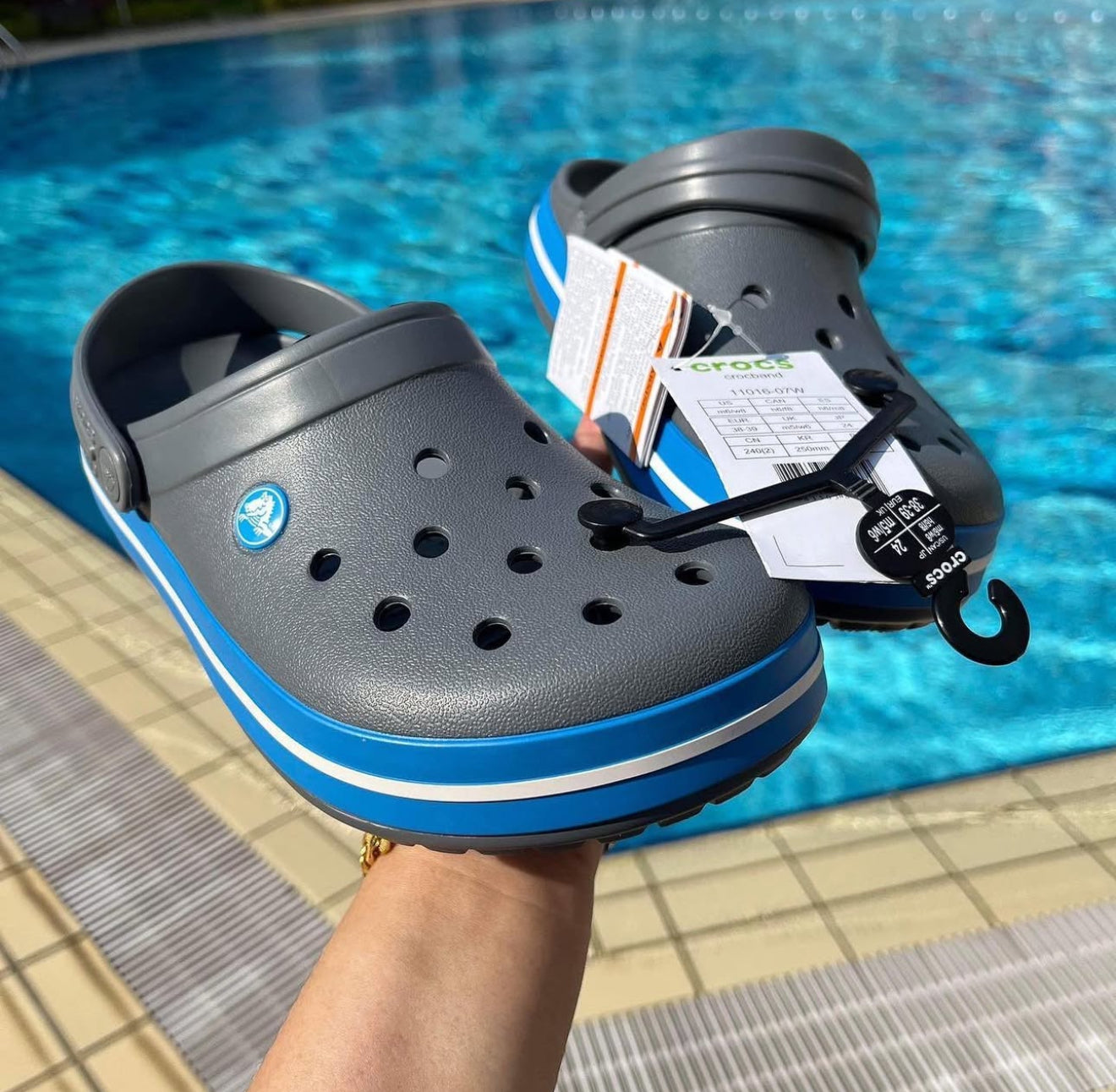 Crocs band