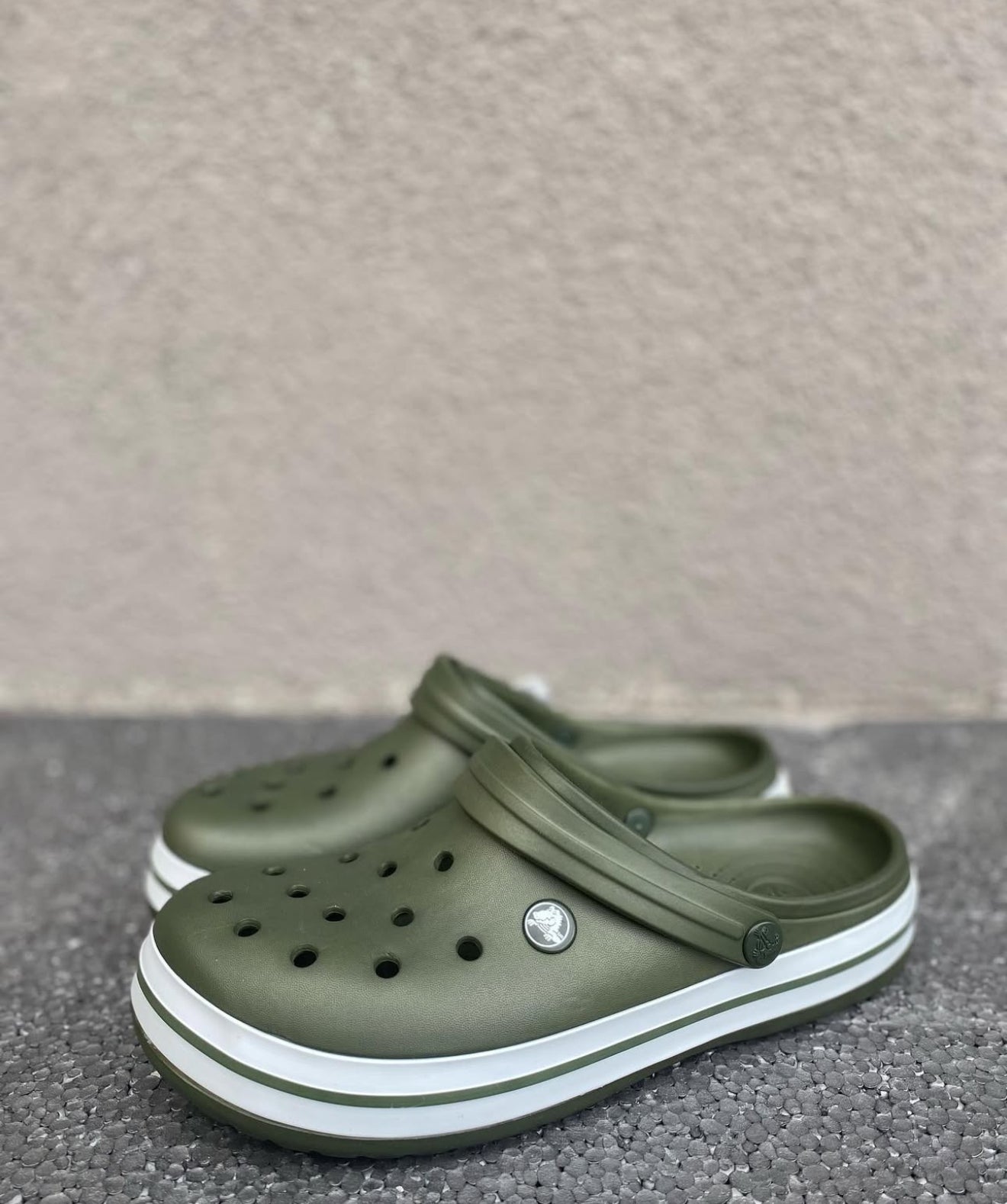 Crocs band