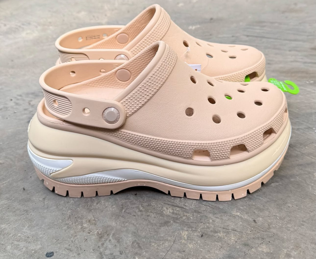 Crocs mega crush