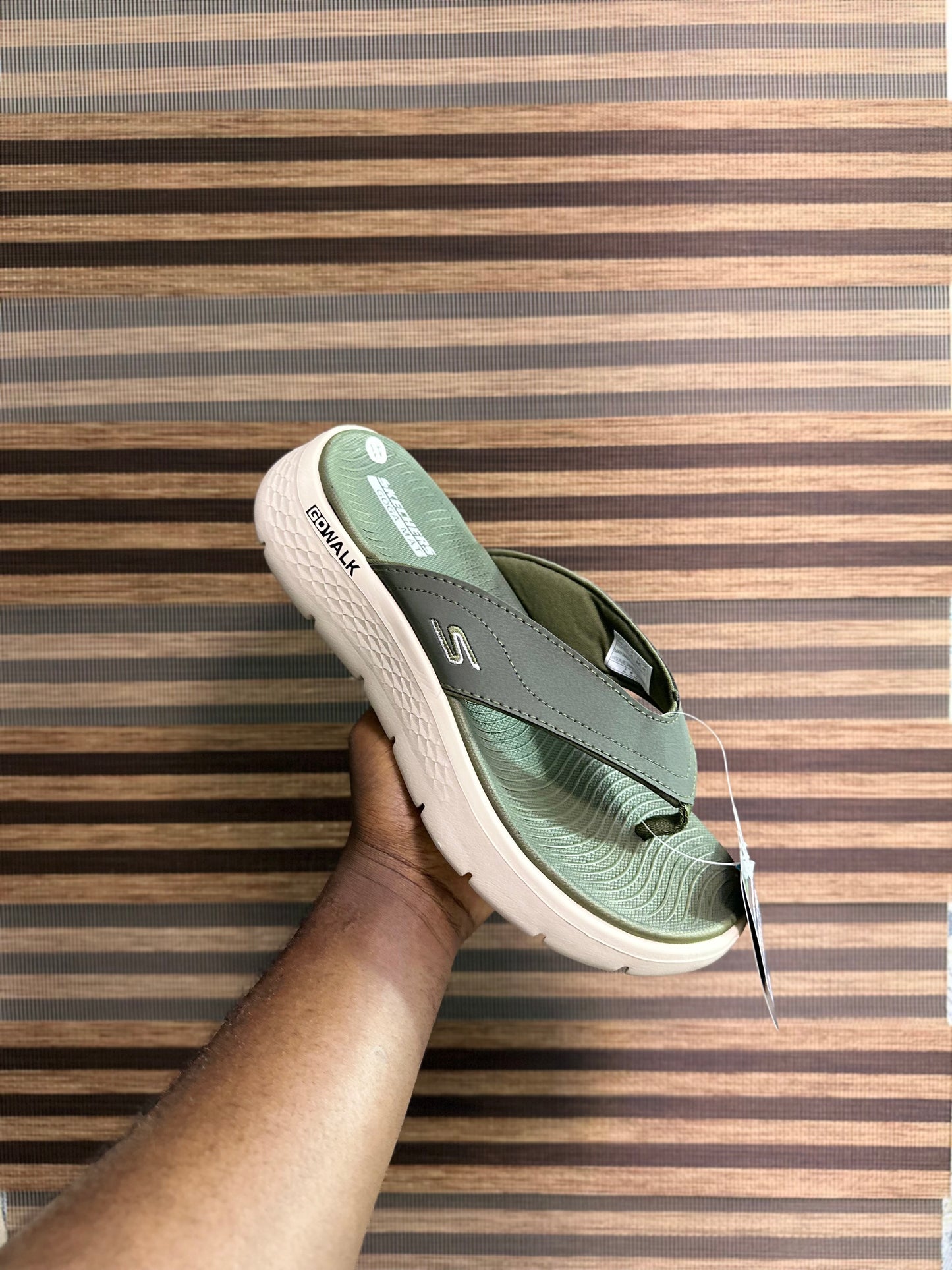 Skechers flip