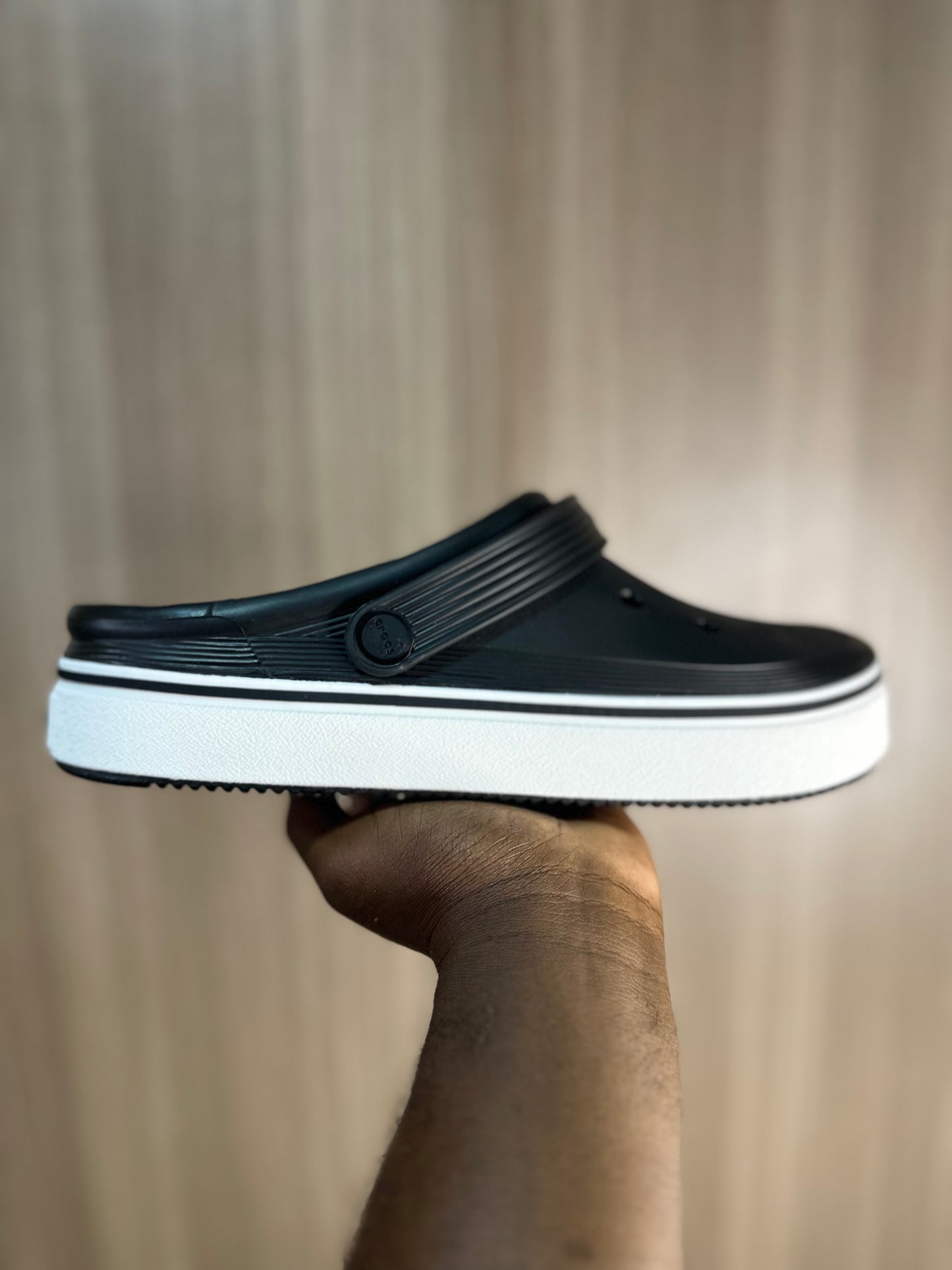 Crocs premium