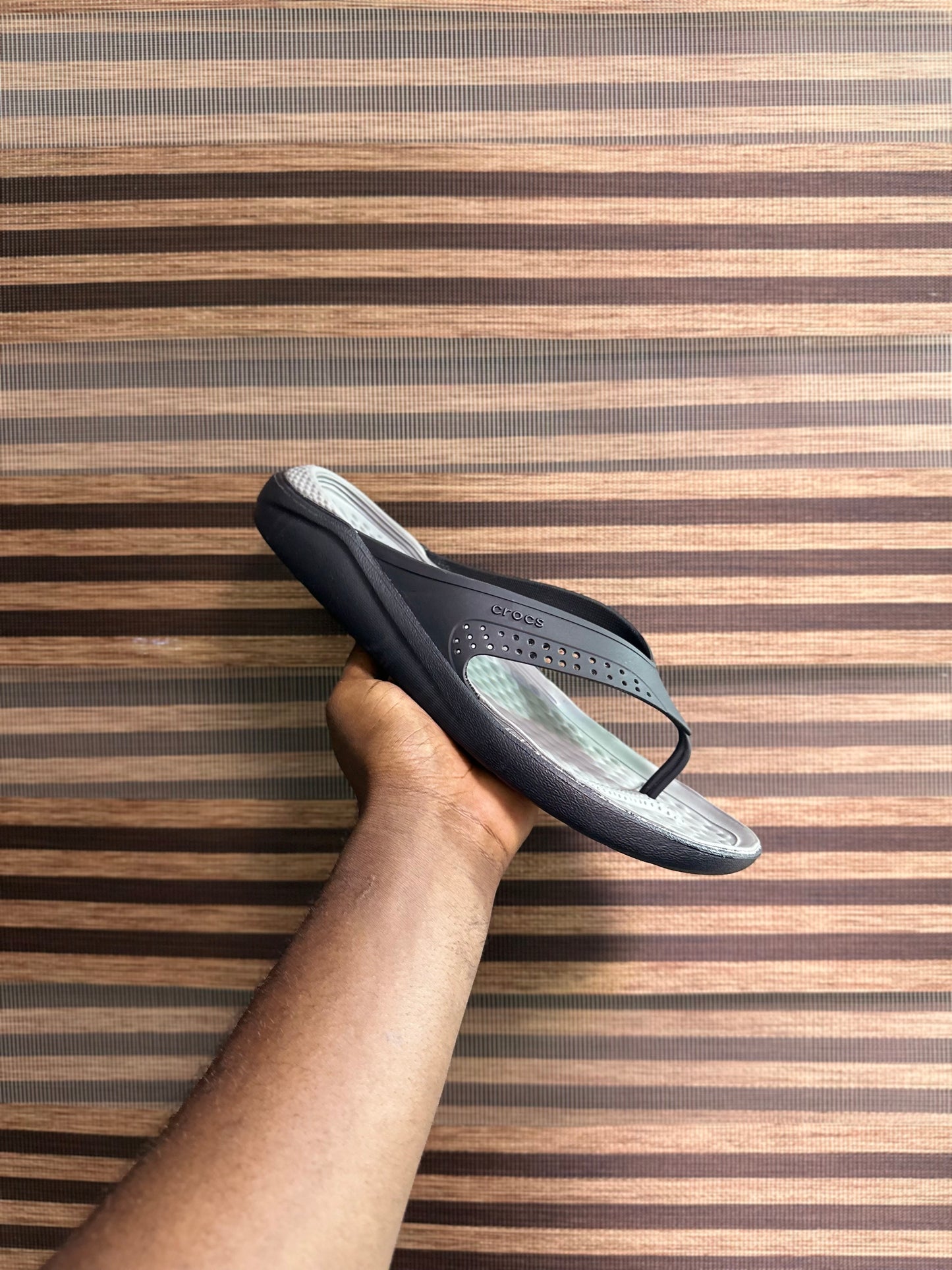 Crocs flip