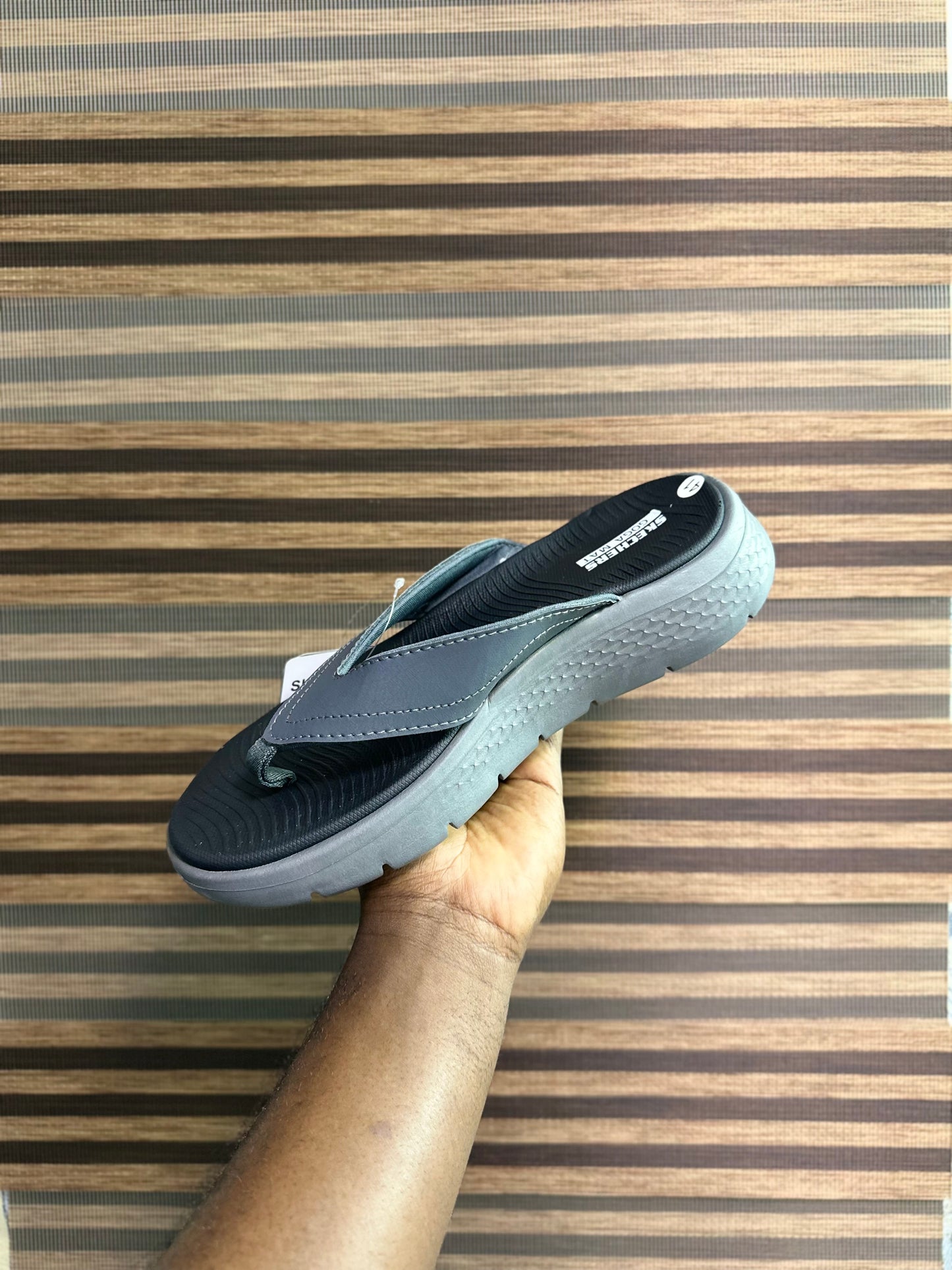 Skechers flip