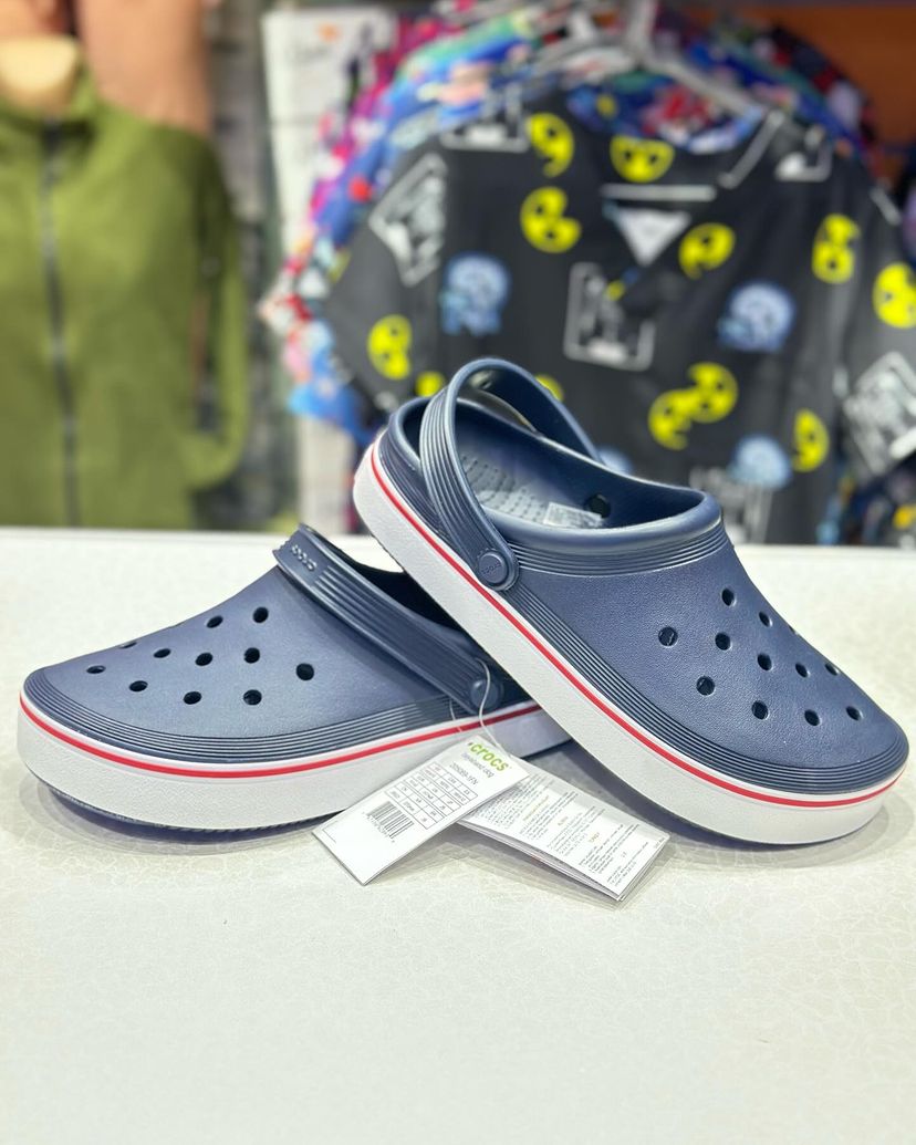 Crocs premium