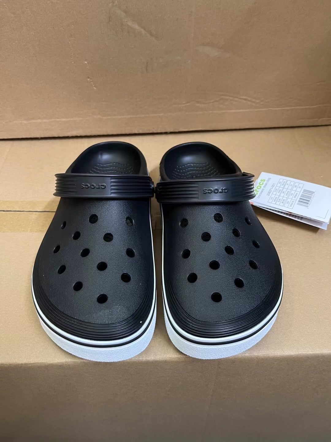 Crocs premium