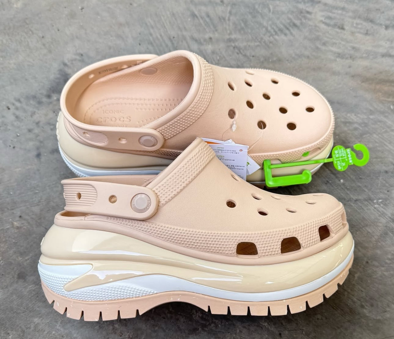 Crocs mega crush