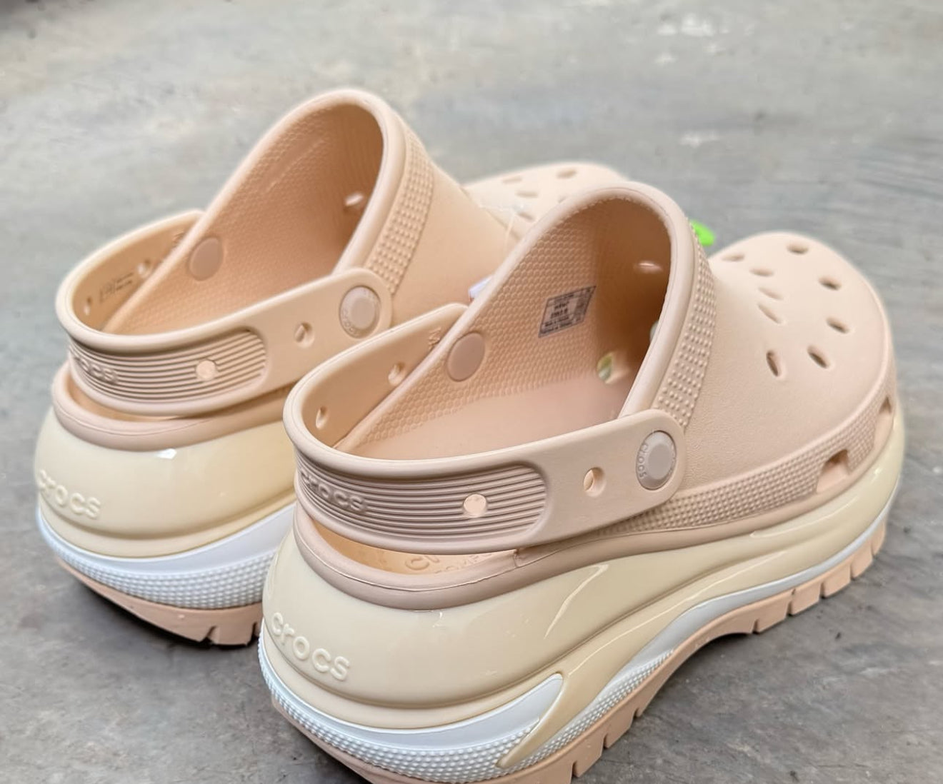 Crocs mega crush