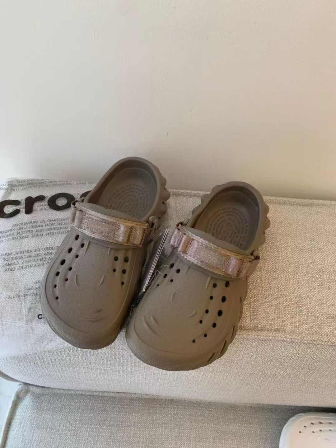 Crocs echo