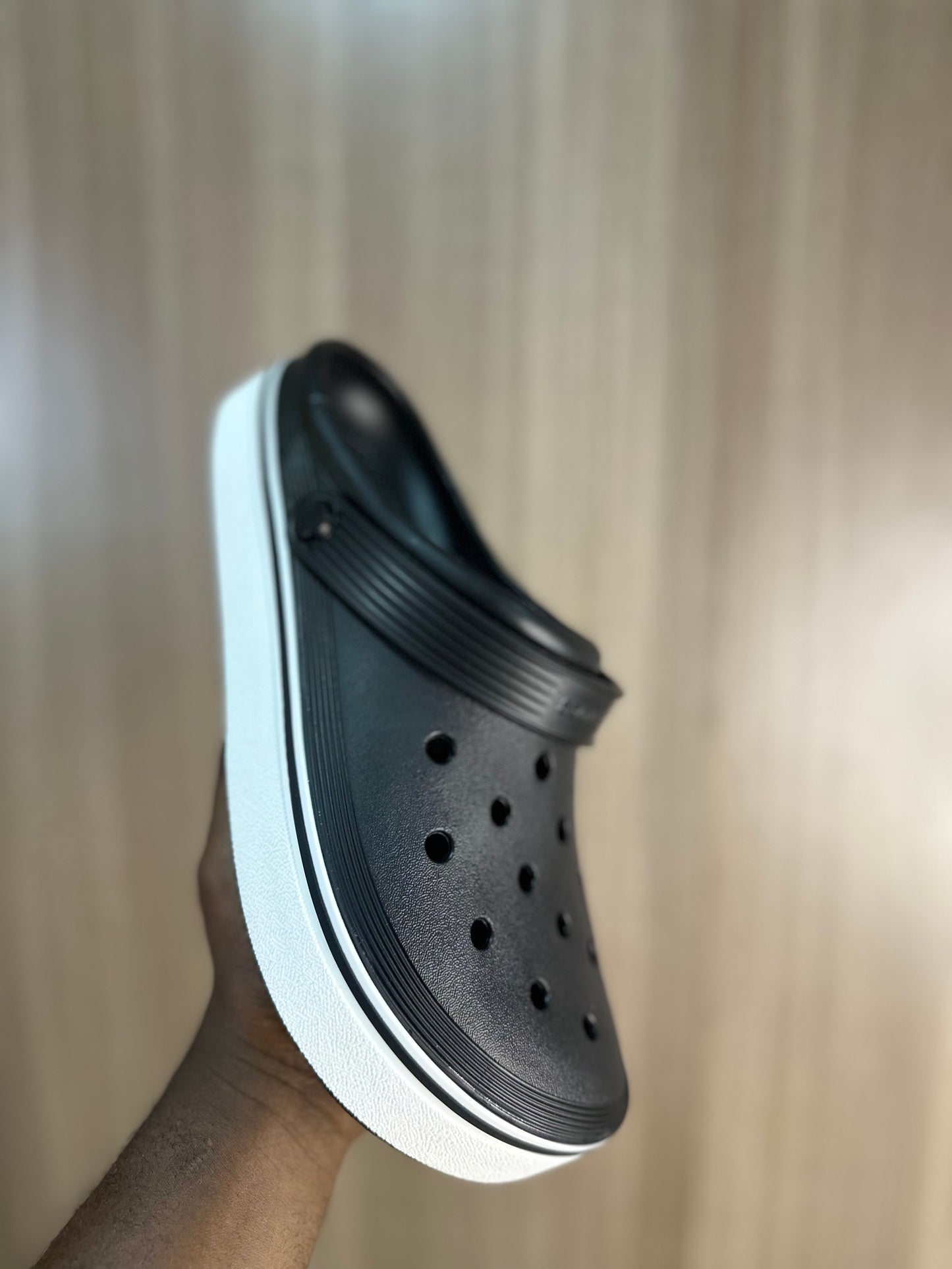 Crocs premium