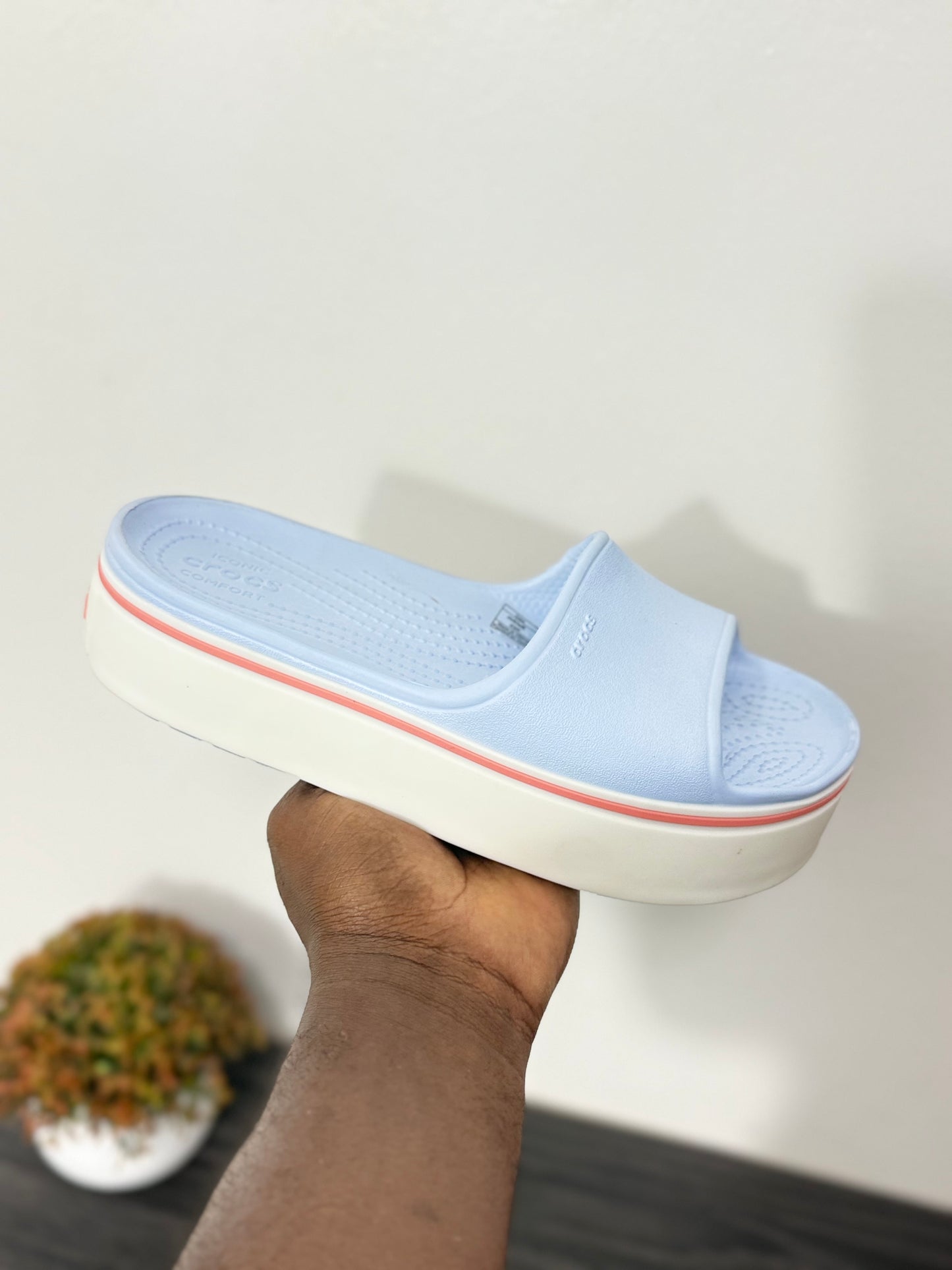 Crocs light