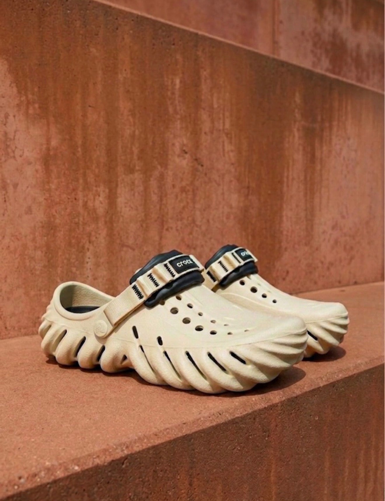 Crocs echo