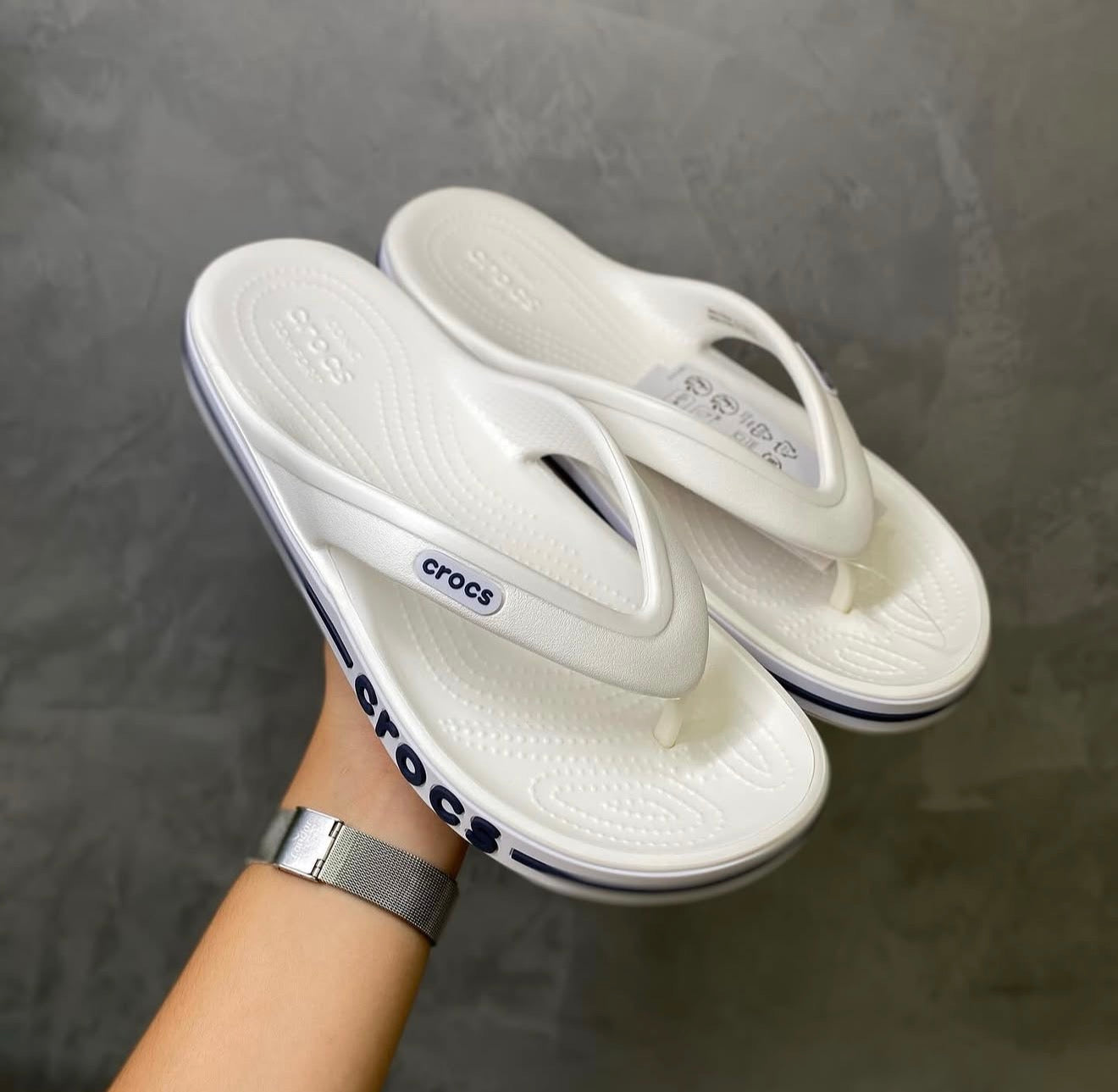 Crocs flip