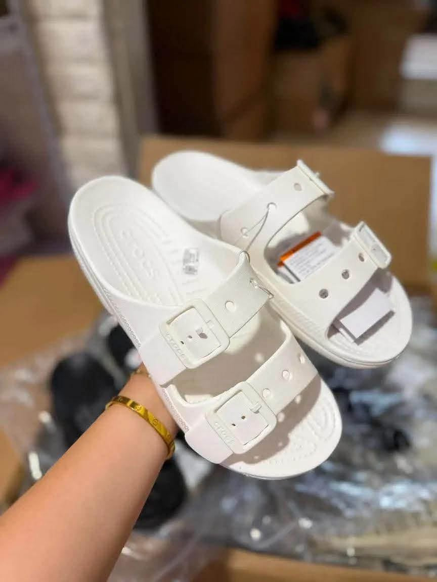 Crocs sature