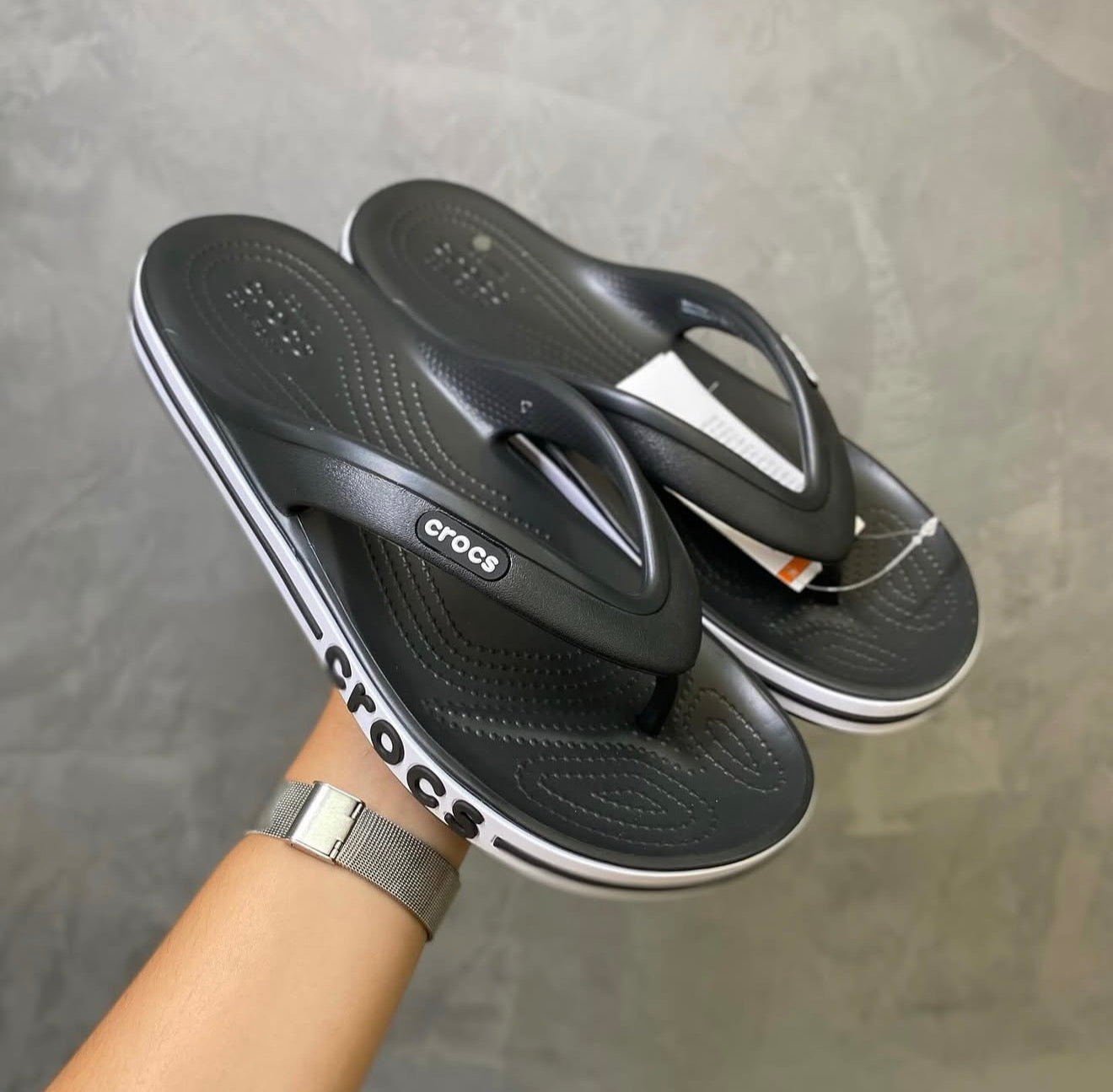 Crocs flip