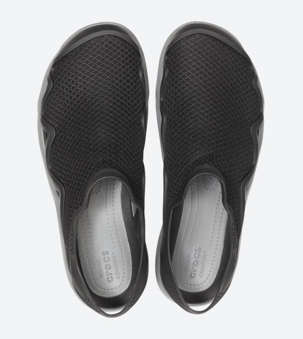 Crocs relaxed