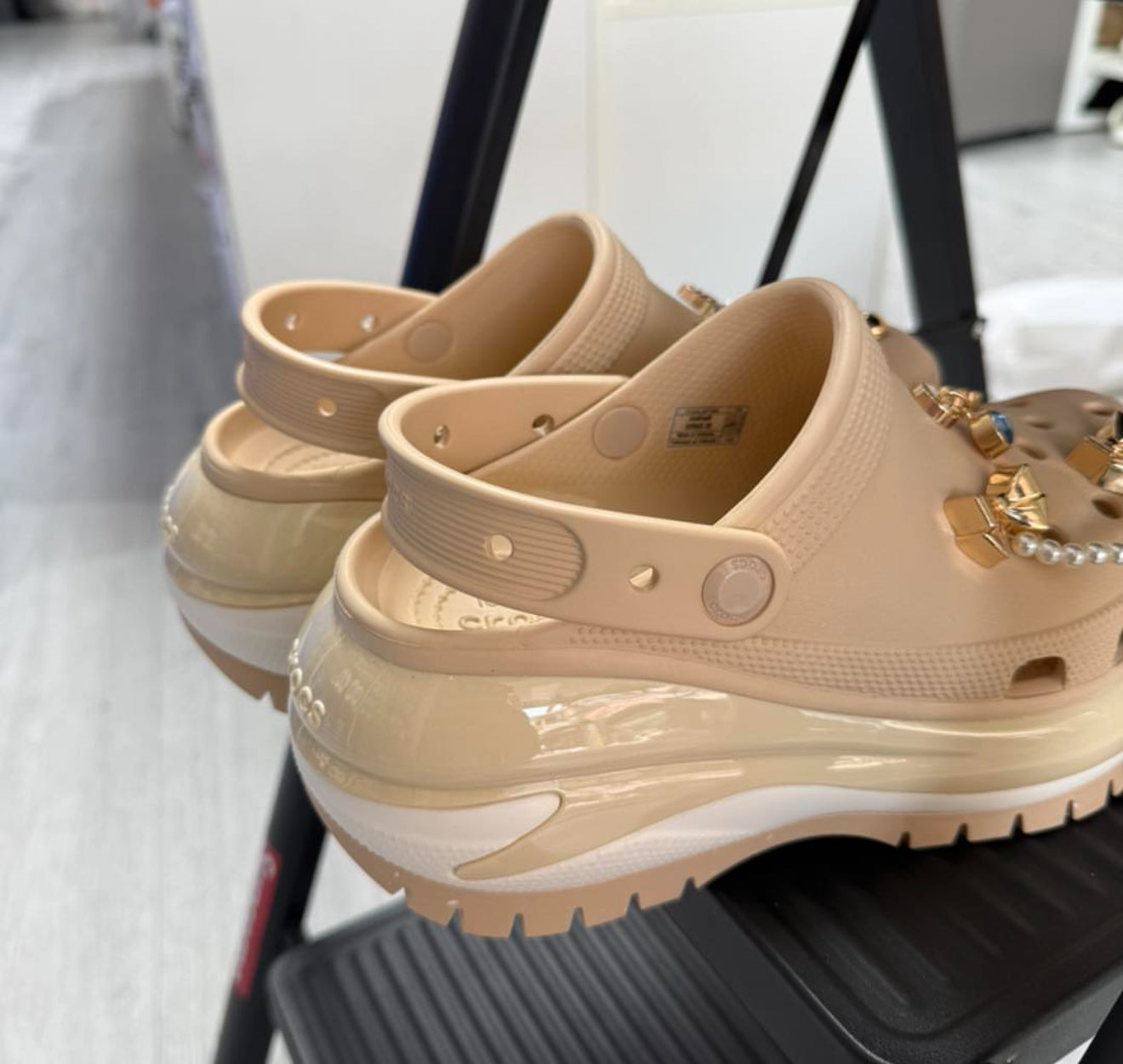 Crocs mega crush