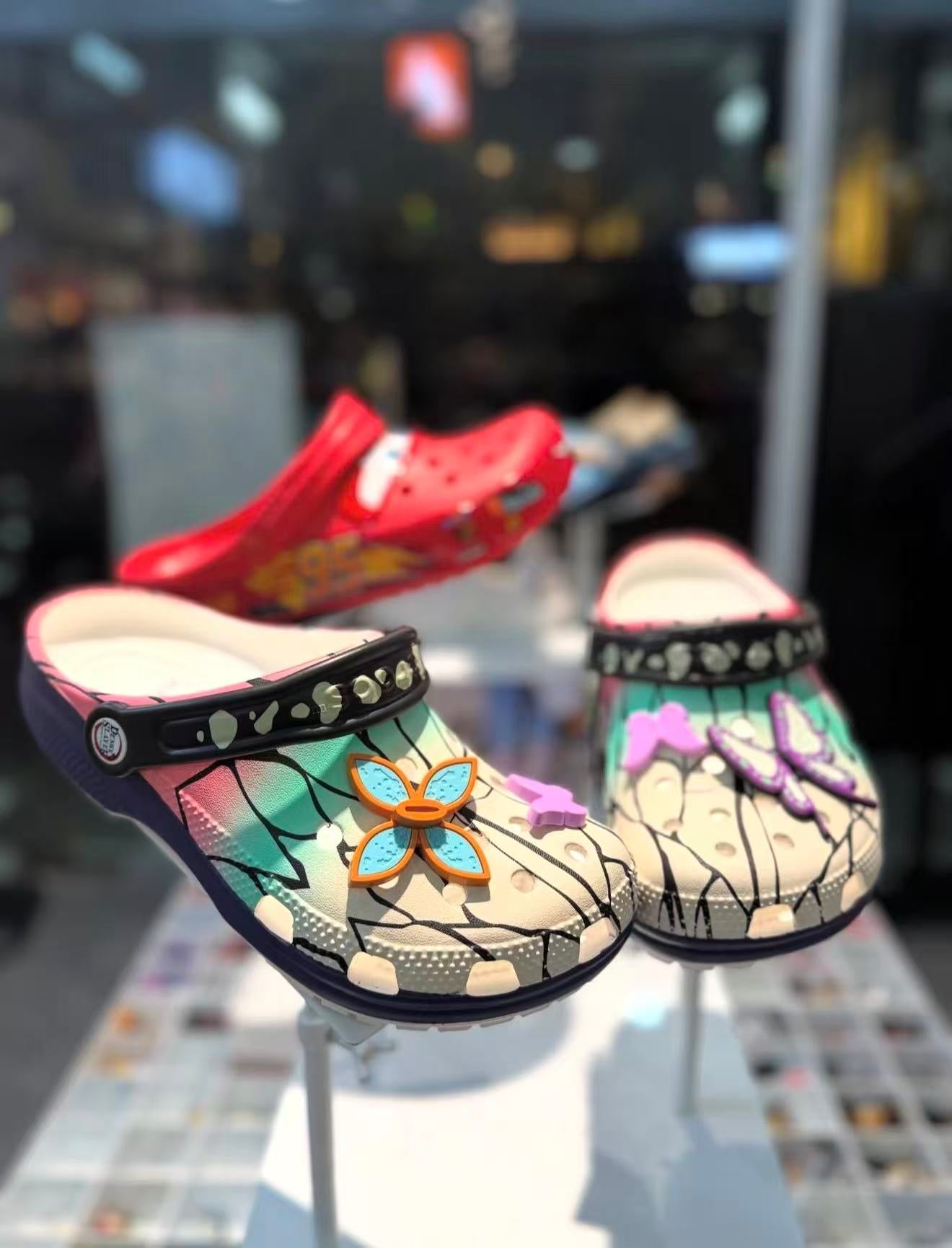 Crocs shinobu