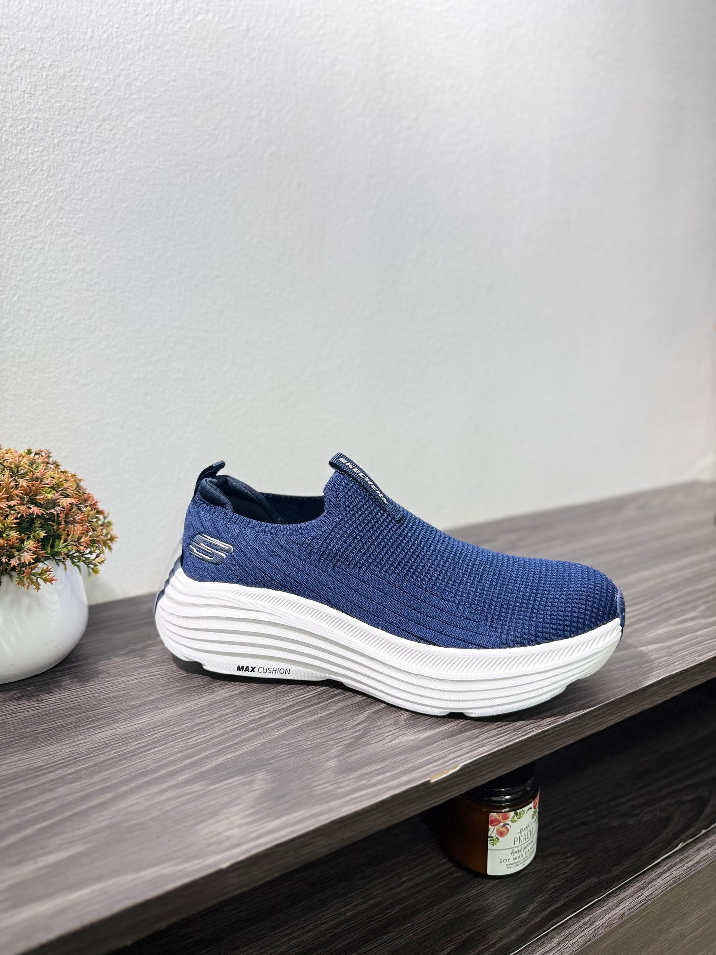 Skechers max cushion