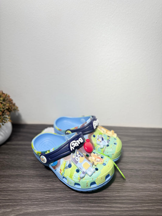 Crocs enfant bluey