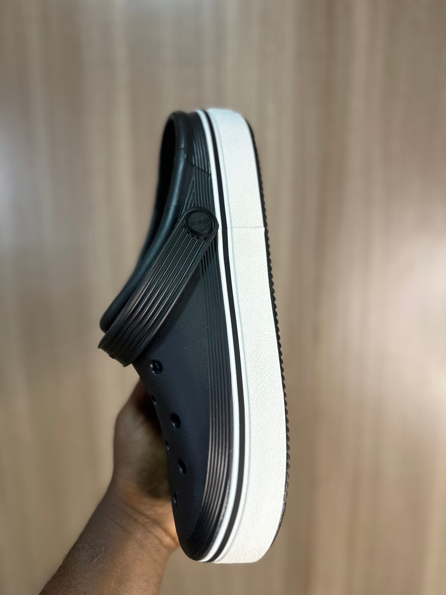Crocs premium