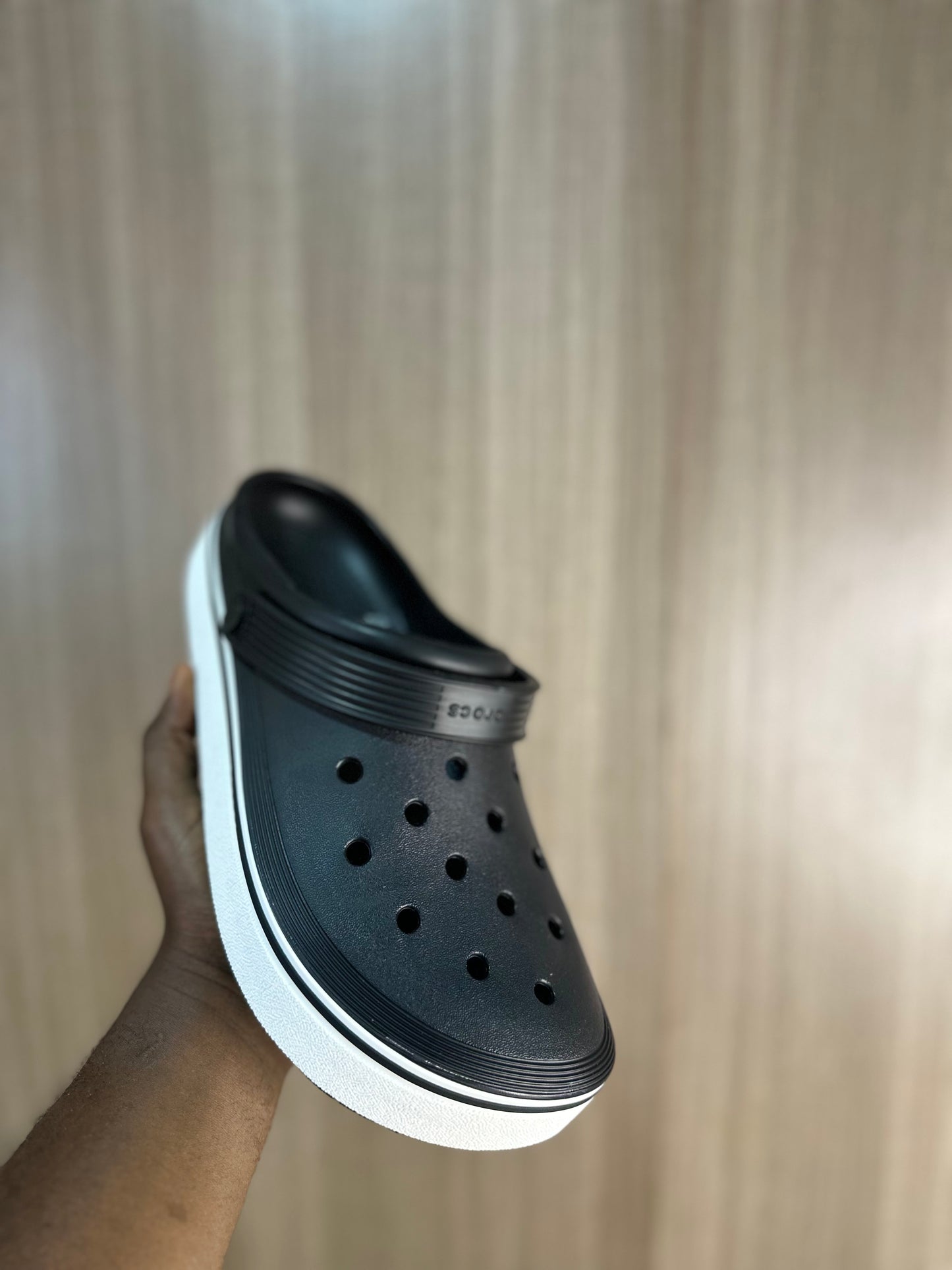 Crocs premium
