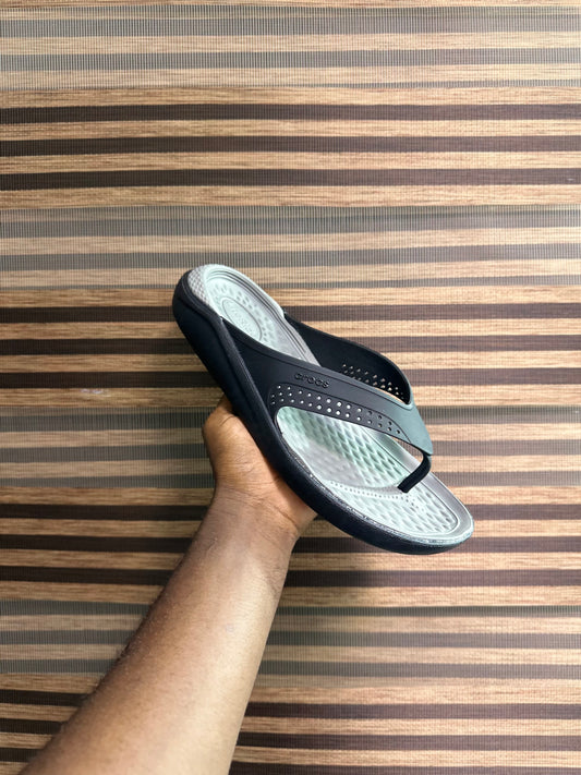 Crocs flip