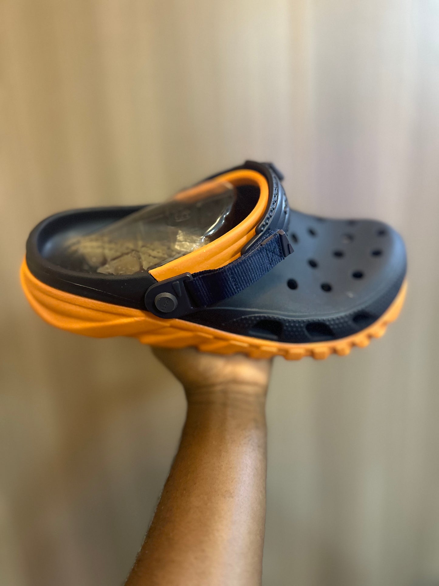 Crocs Confort Max orange bleu