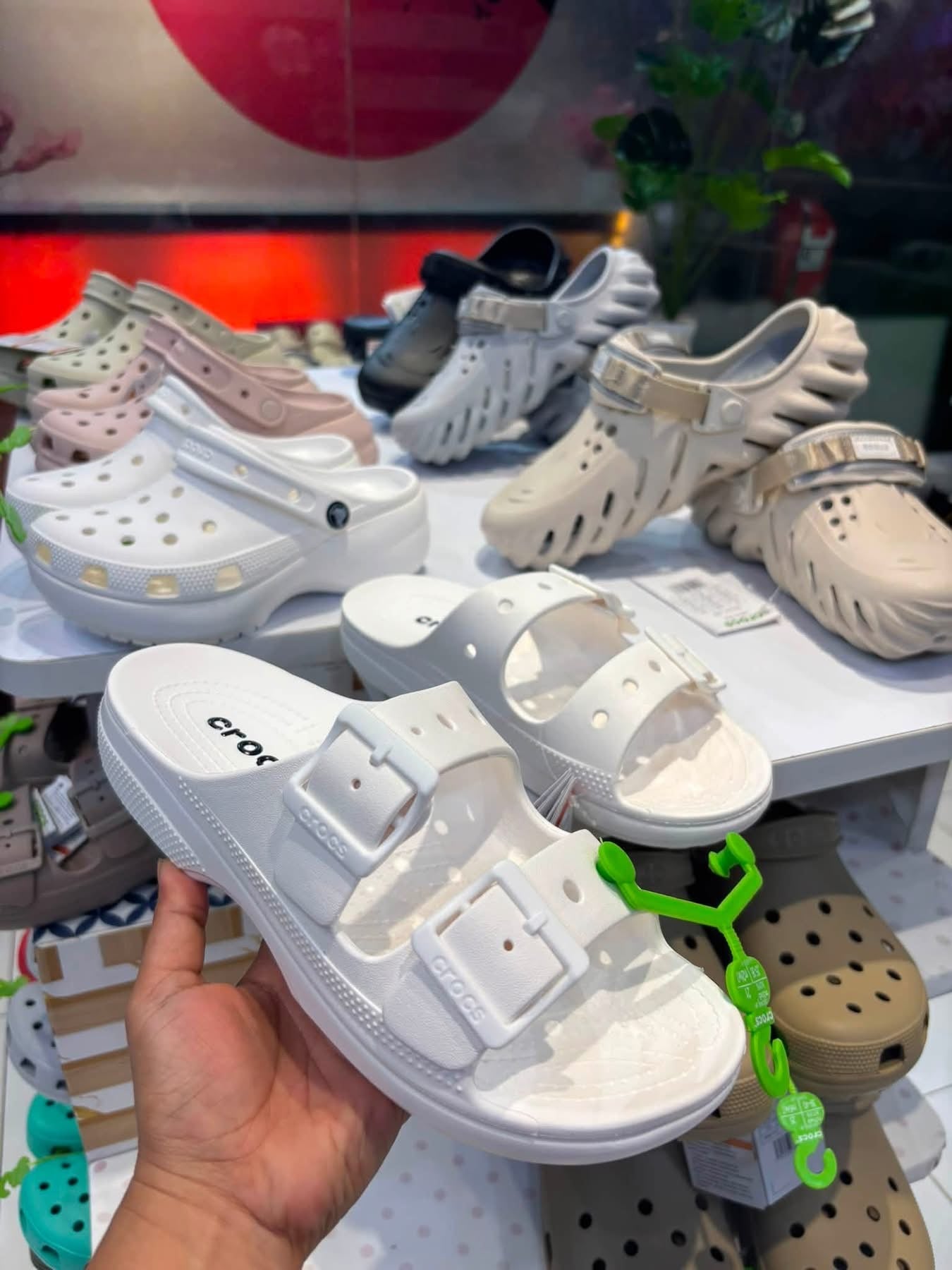Crocs sature