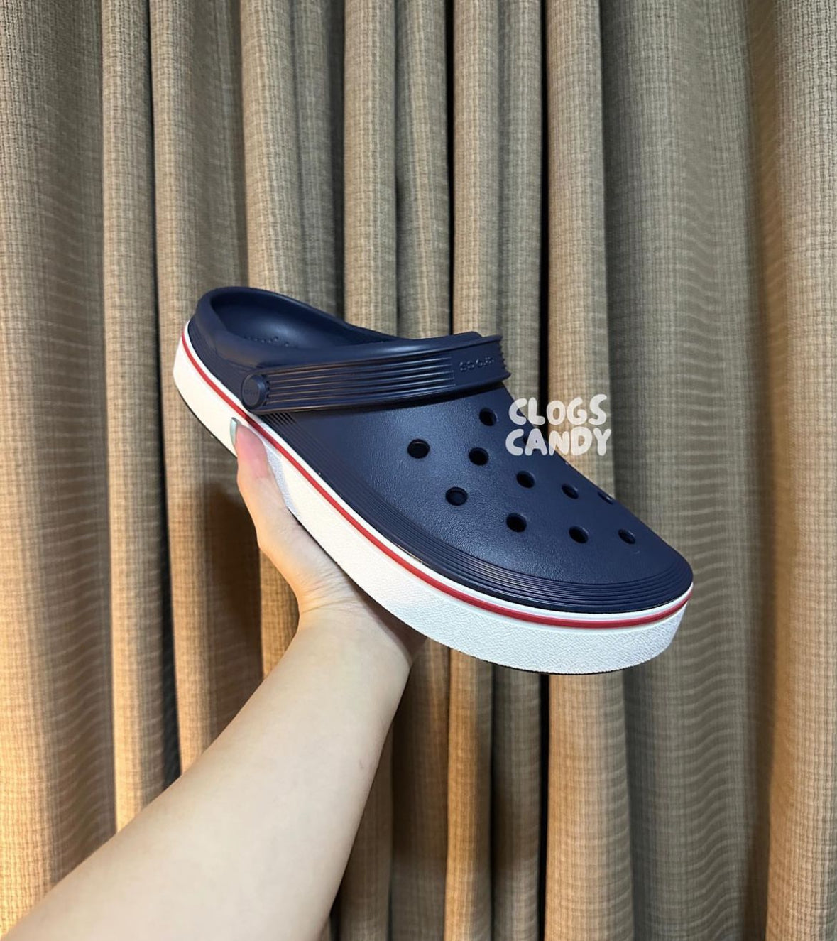 Crocs premium