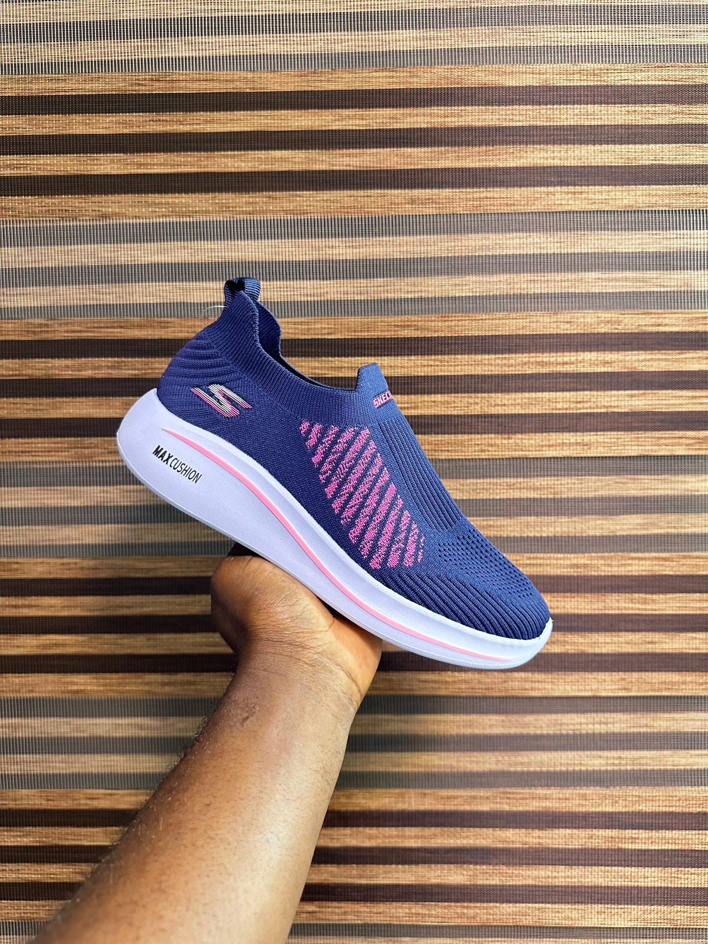 Skechers max cushion