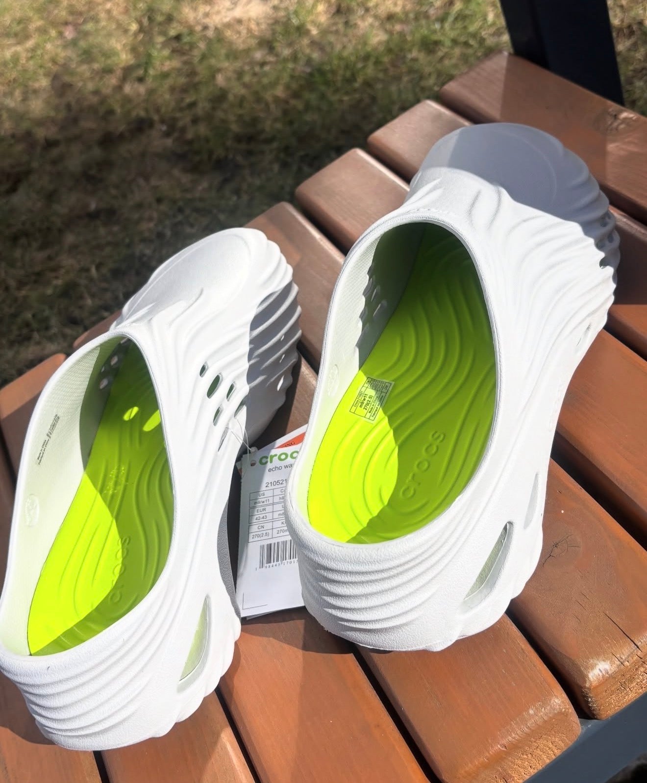 Crocs wave