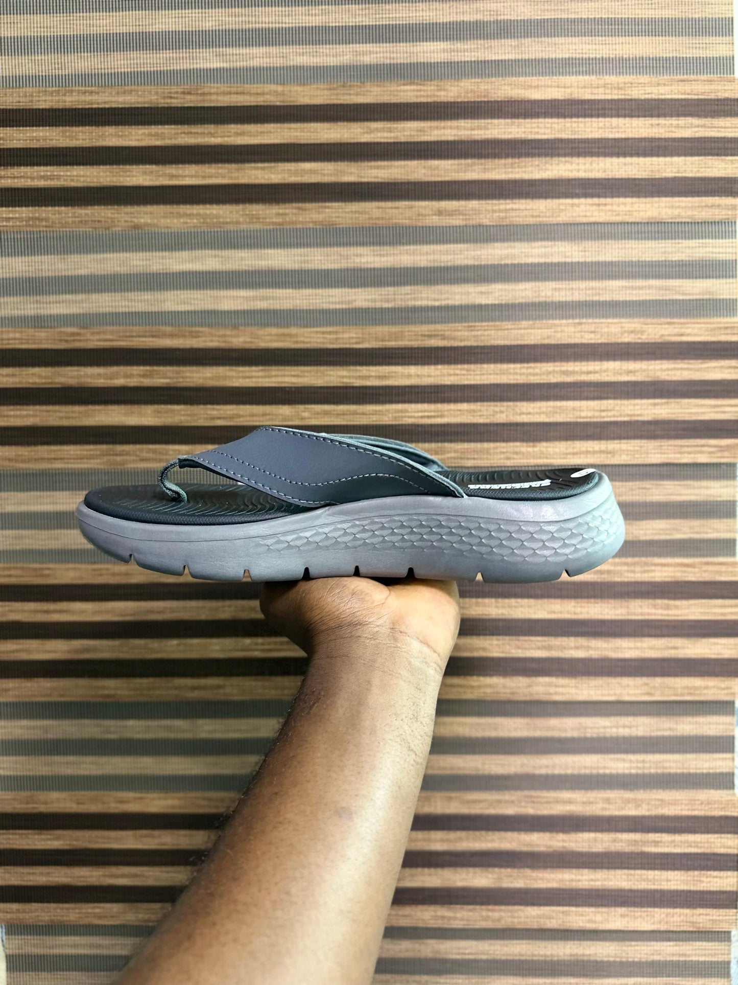 Skechers flip