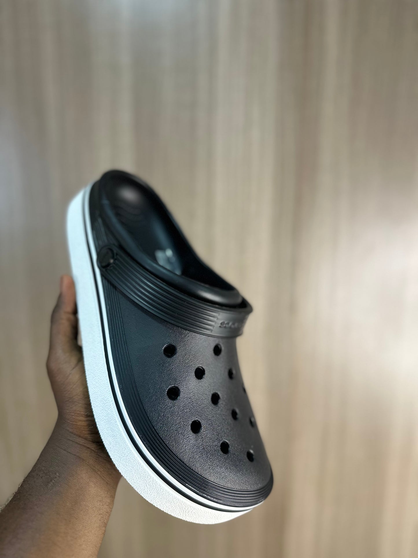Crocs premium