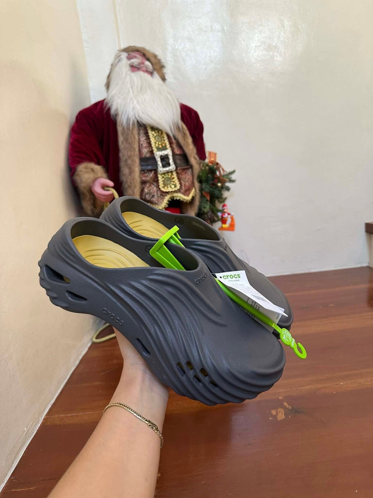Crocs wave